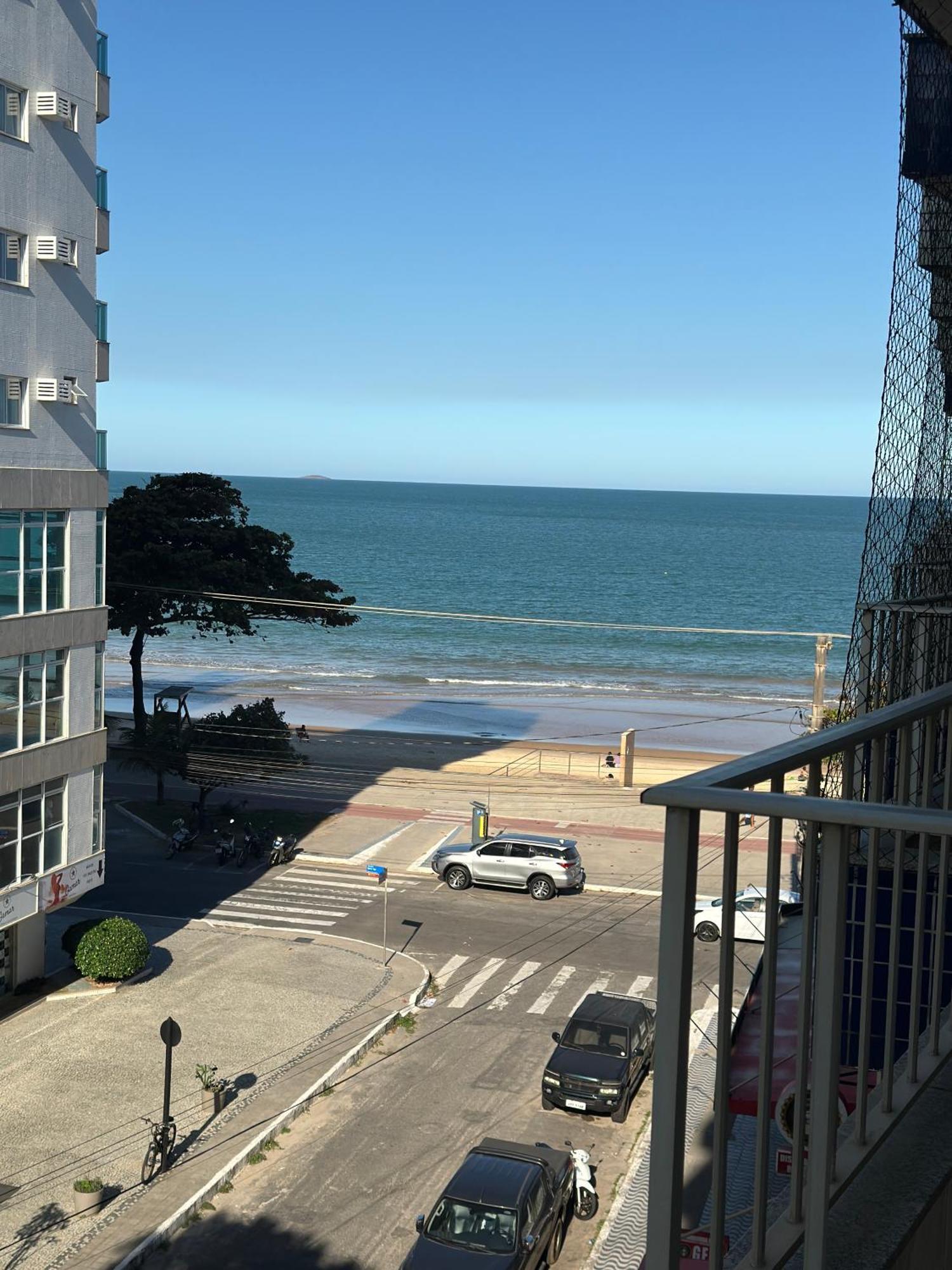 Apartamento Vista Mar 209 - 2 Quartos - Praia Do Morro - Predio Frente Mar - Varanda Com Vista Mar - Elevador - Atravessou A Avenida, Ja Esta Na Praia - Com Garagem - Internet Гуарапарі Екстер'єр фото